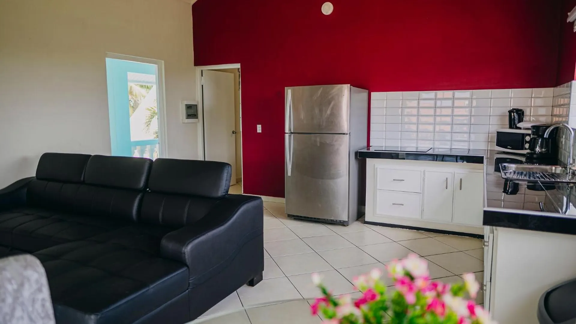 Impressive 1-Bedroom Apartment 3 Km From Eagle Beach Noord 0*,