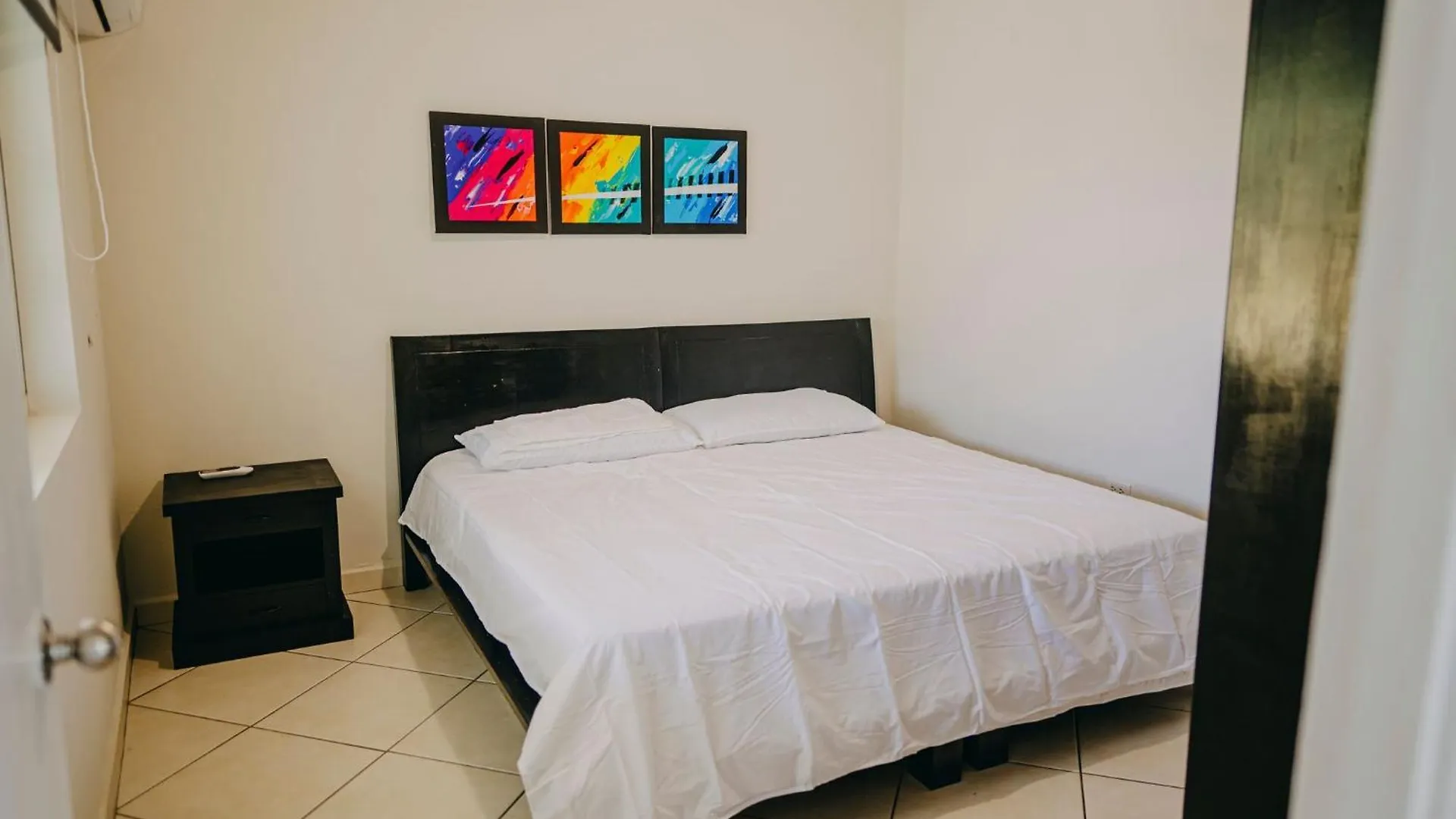 Impressive 1-Bedroom Apartment 3 Km From Eagle Beach Noord